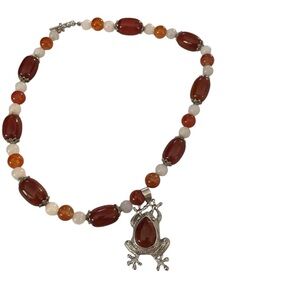Genuine Natural Red Agate
Gemstone Copper Frog
Choker Pendant /glass beads.